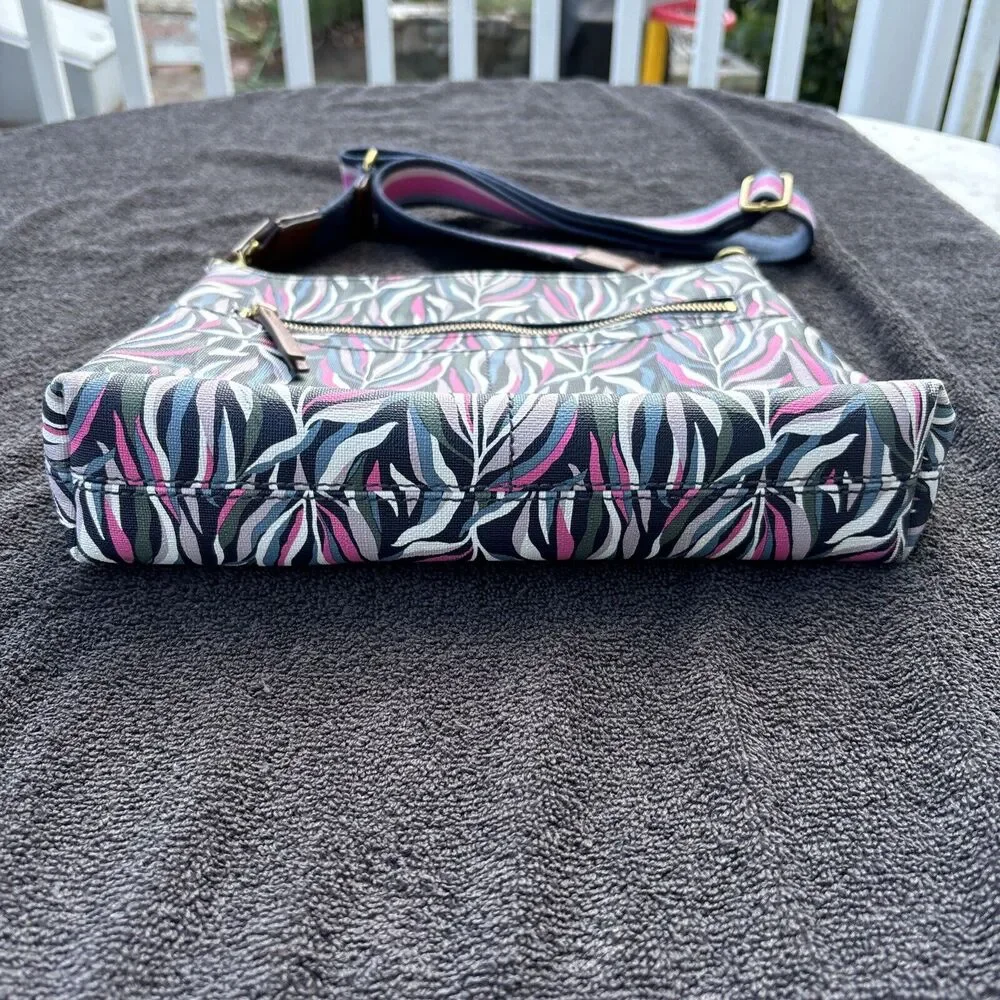 FOSSIL Multi-Colored Botanical PVC/Leather Crossbody Purse Bag Preowned - Picture 3 of 13